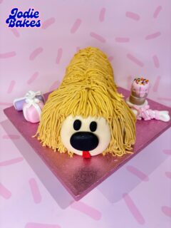 Well this was ridiculously fun to make! 🐶 

Pretty bakes. Big flavour. Zero compromise 💖
🌐 jodiebakes.co.uk
💌 hello@jodiebakes.co.uk