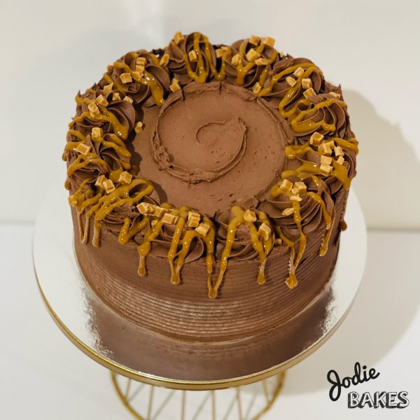 chocolate and caramel cake jodie bakes